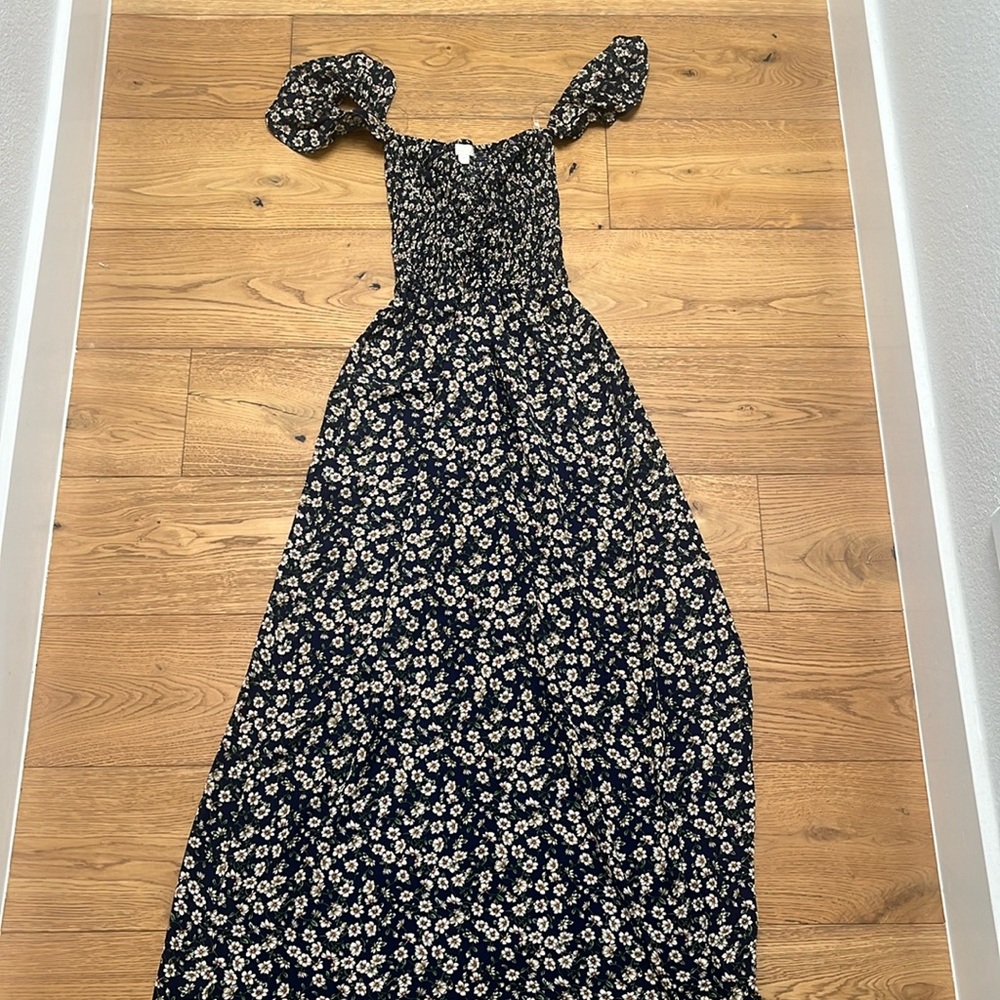 Nordstrom Chance floral dress size medium smocked bodice